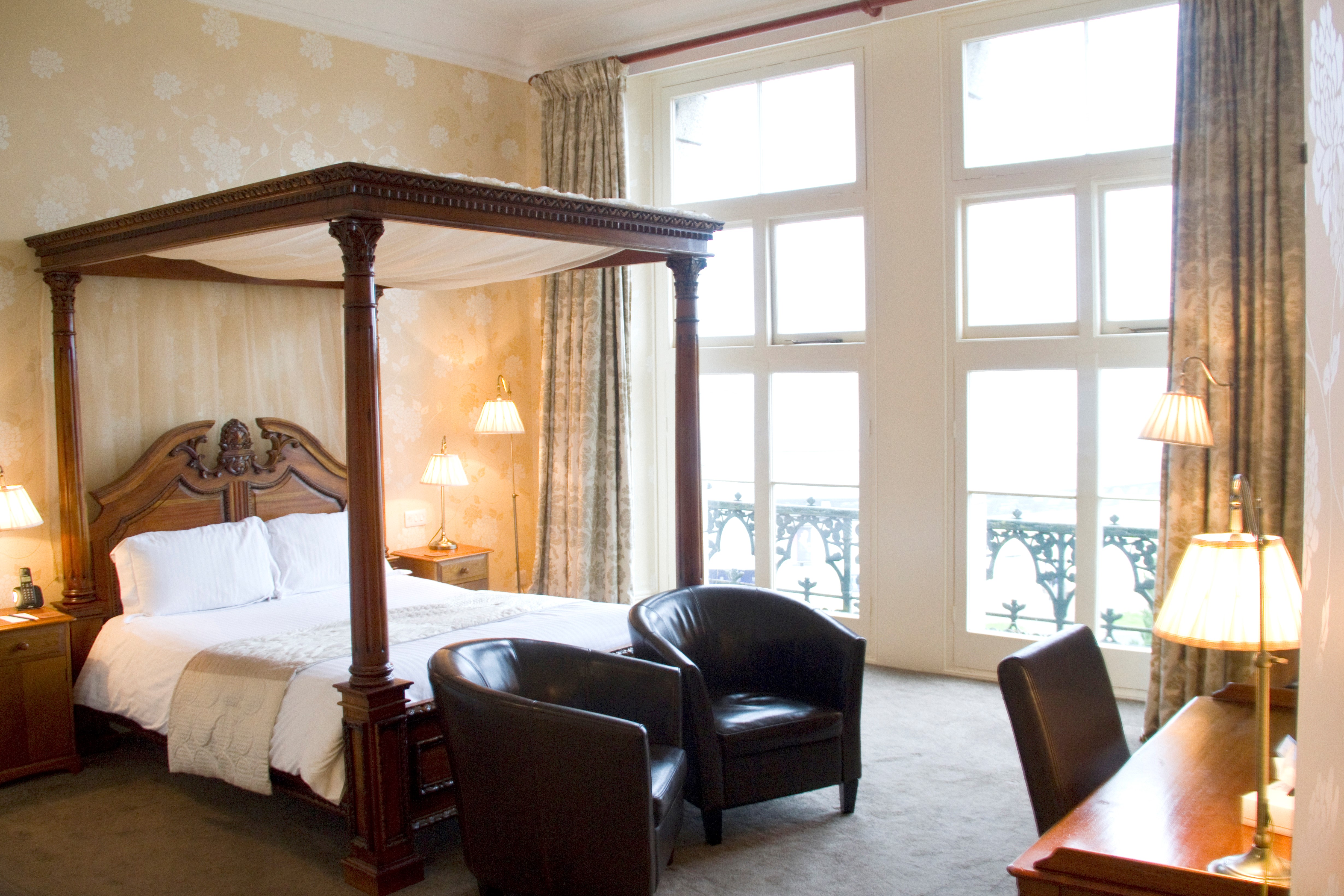 Room 210 Four Poster (19)